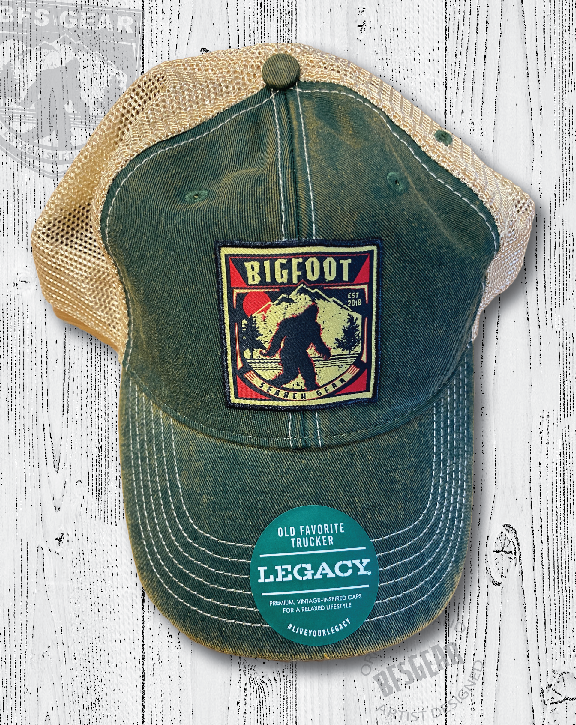 Bass Fishing Bigfoot in Trucker Hat Funny Vintage Duffle Bag